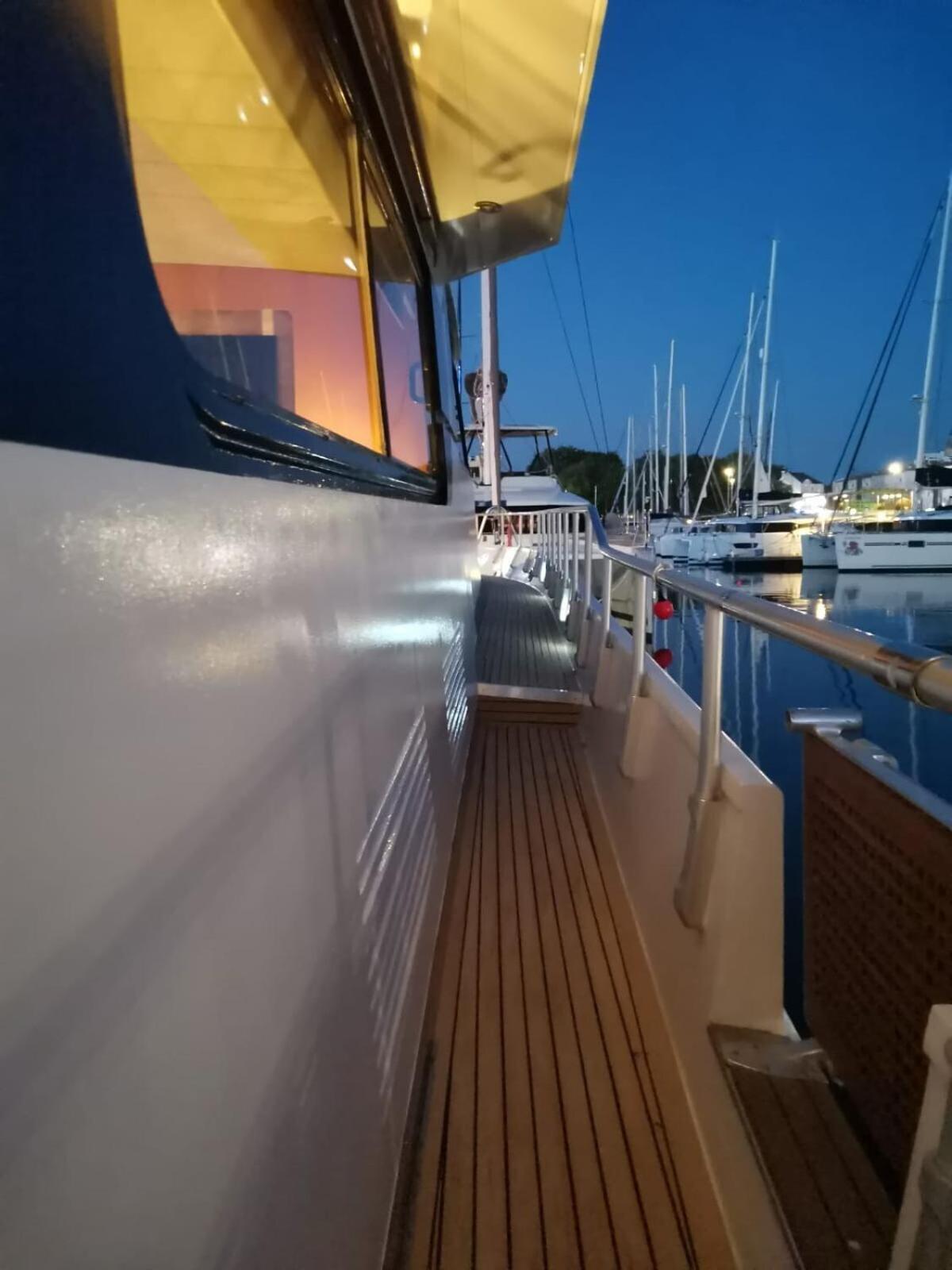 Hotel Yacht Aquamarina Vieux Port La Rochelle La Rochelle  Zewnętrze zdjęcie