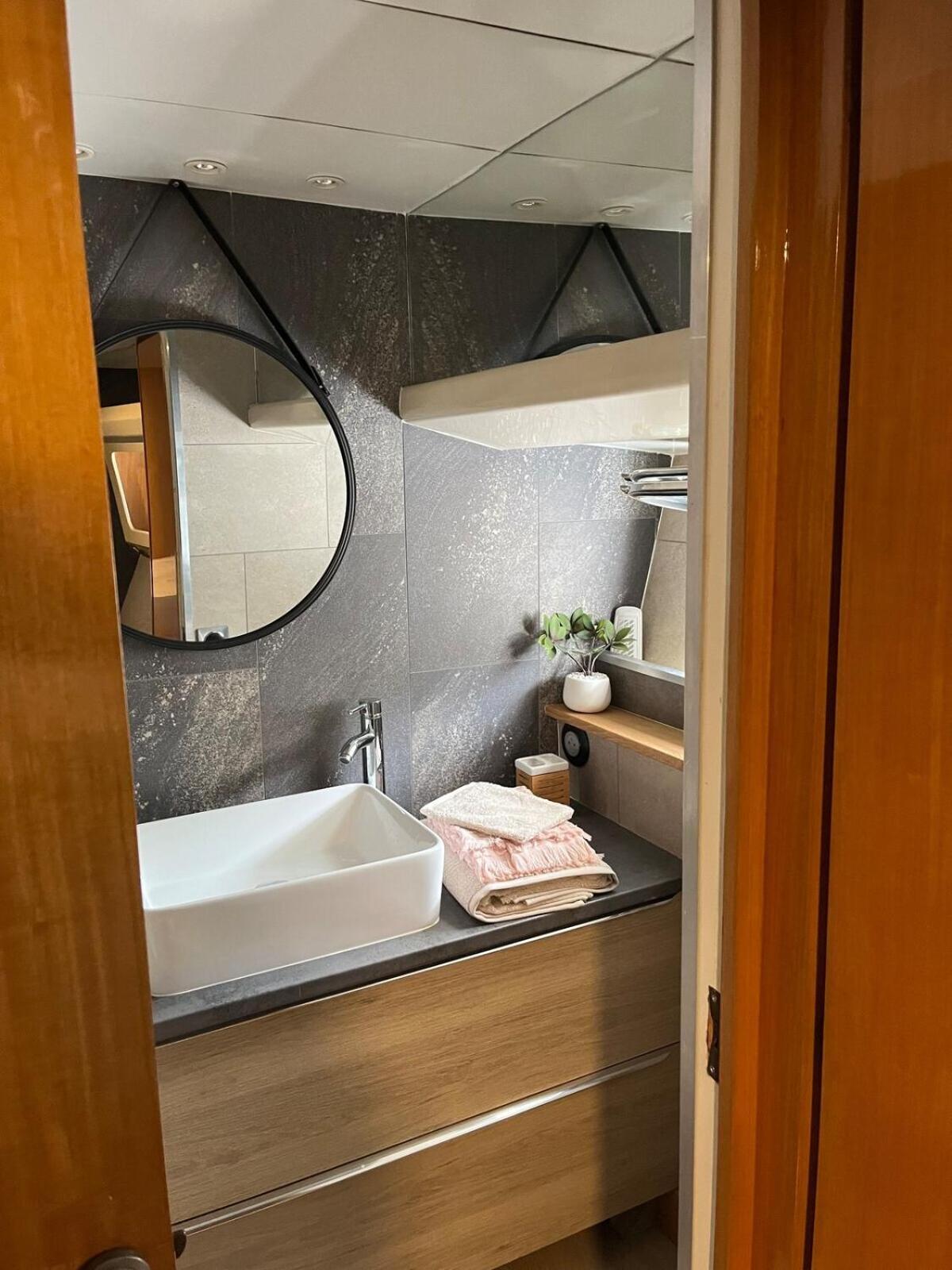 Hotel Yacht Aquamarina Vieux Port La Rochelle La Rochelle  Zewnętrze zdjęcie