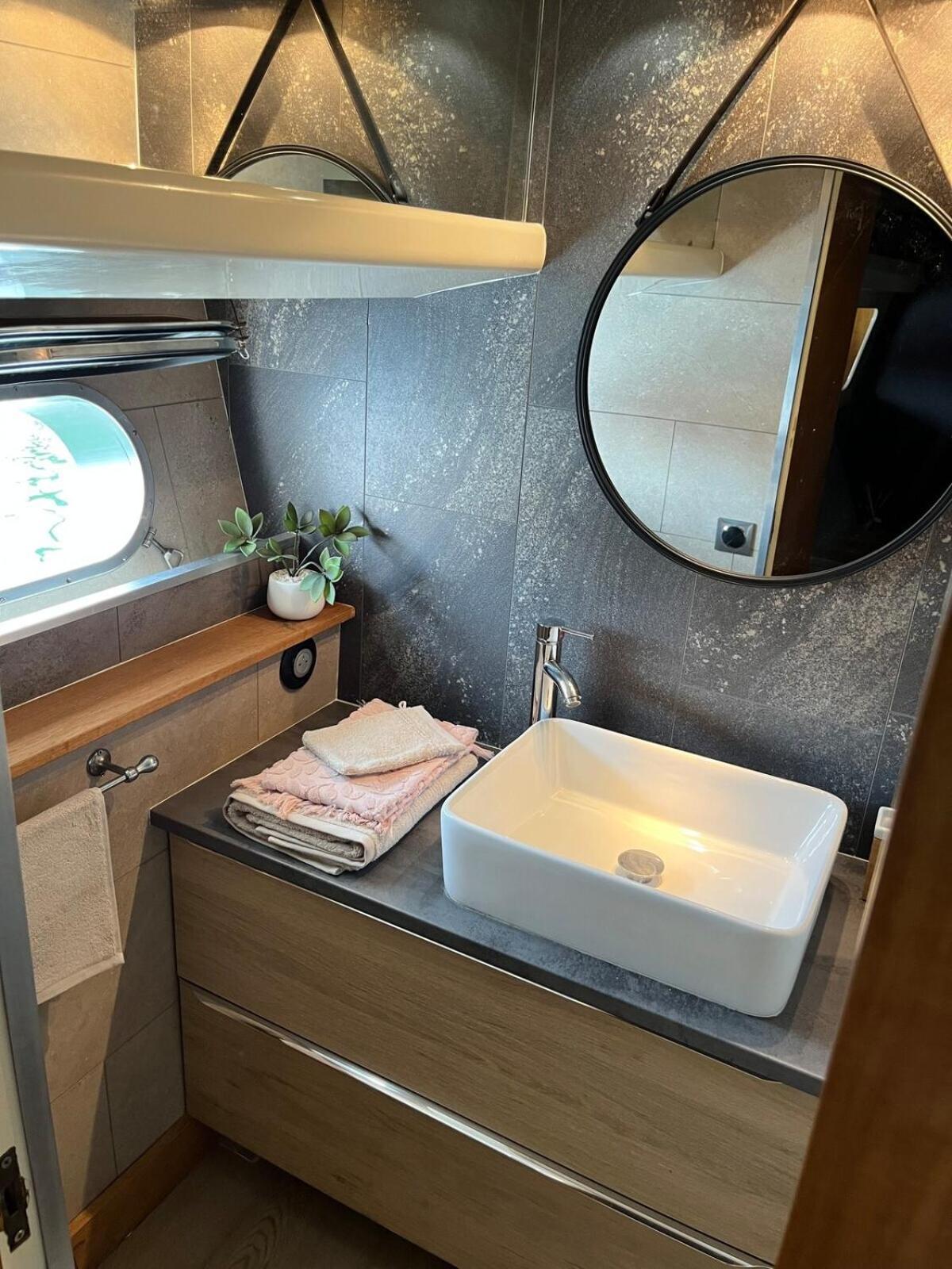 Hotel Yacht Aquamarina Vieux Port La Rochelle La Rochelle  Zewnętrze zdjęcie